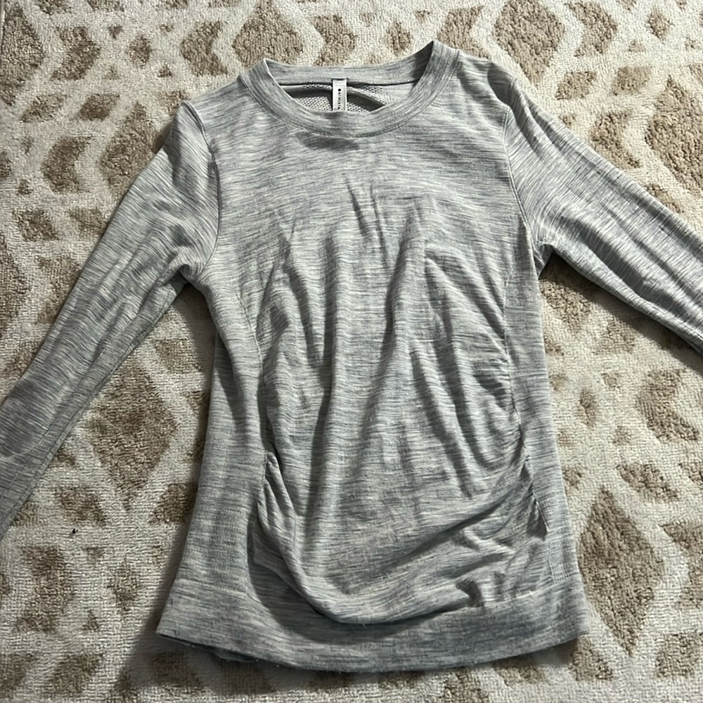 Athleta Women’s Long Sleeve Size Medium